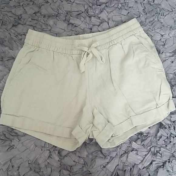 Old Navy Beige Shorts - Picture 1 of 1